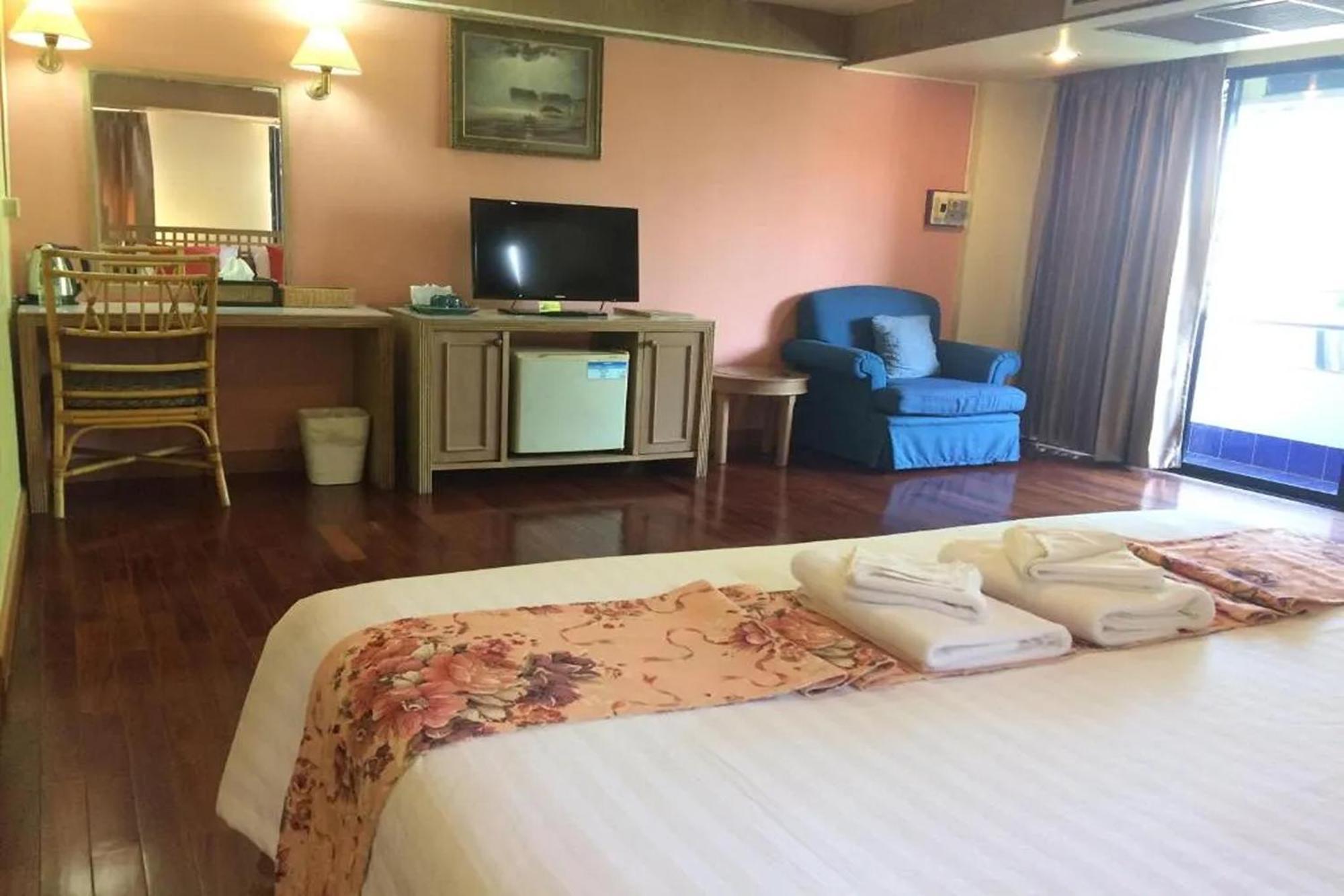 Pin Hotel Lampang Ngoại thất bức ảnh