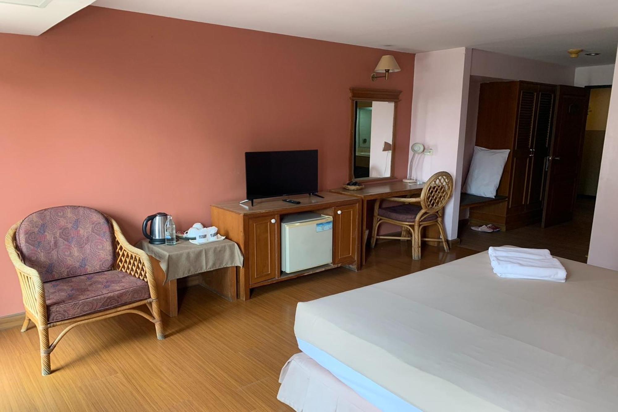 Pin Hotel Lampang Ngoại thất bức ảnh