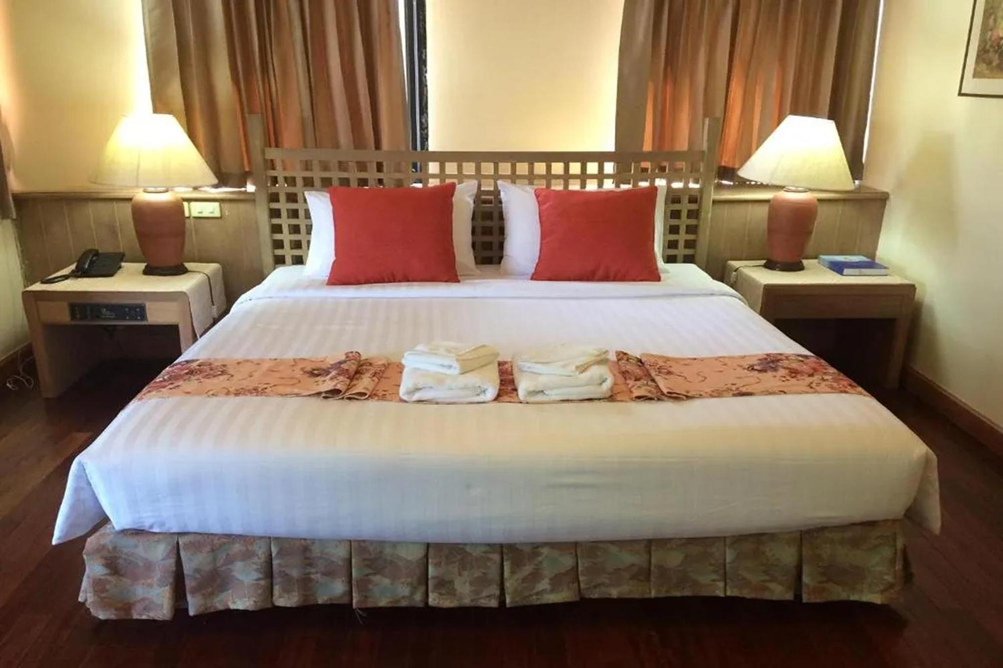 Pin Hotel Lampang Ngoại thất bức ảnh