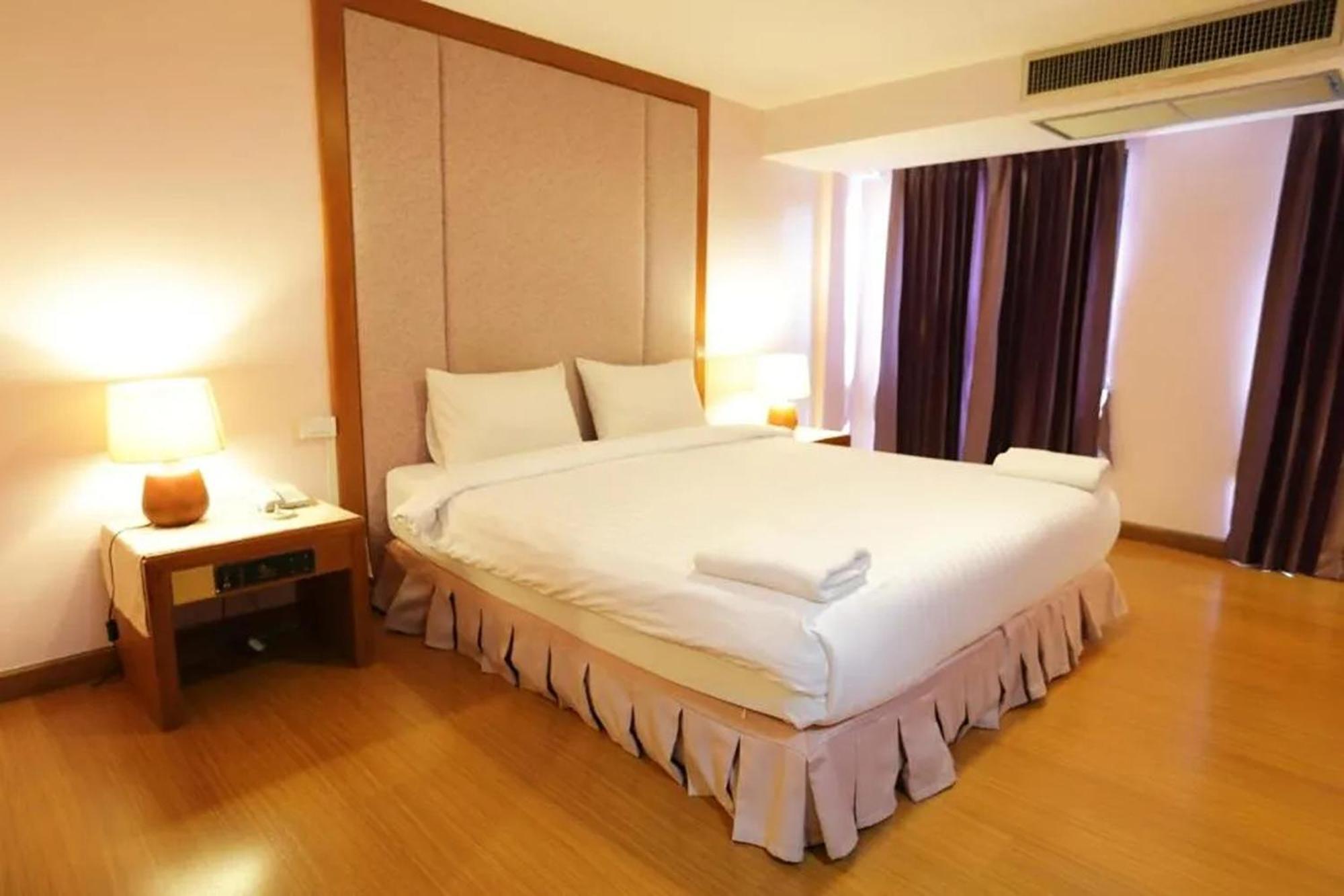 Pin Hotel Lampang Ngoại thất bức ảnh