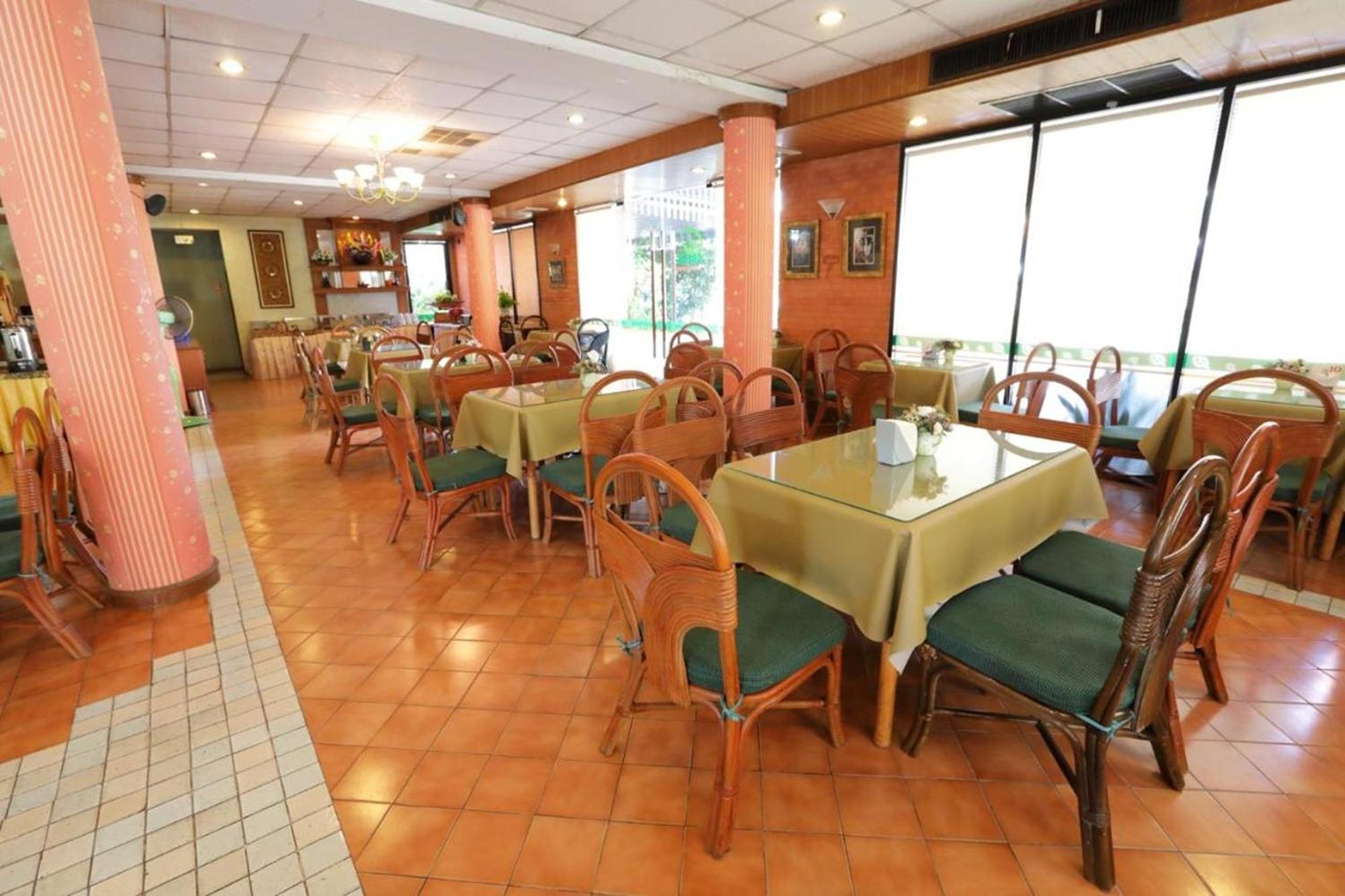 Pin Hotel Lampang Ngoại thất bức ảnh