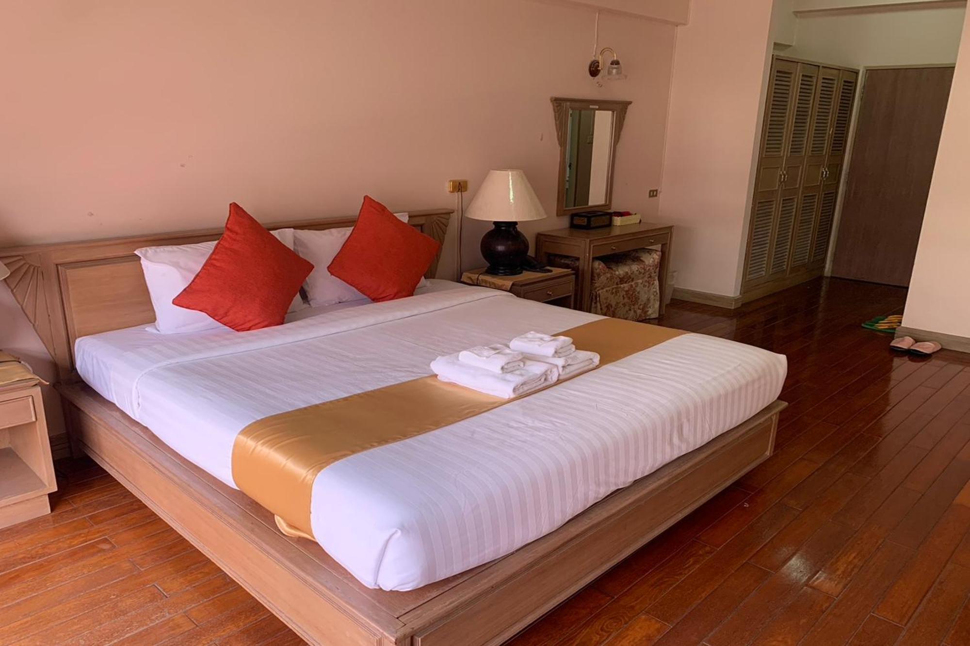 Pin Hotel Lampang Ngoại thất bức ảnh