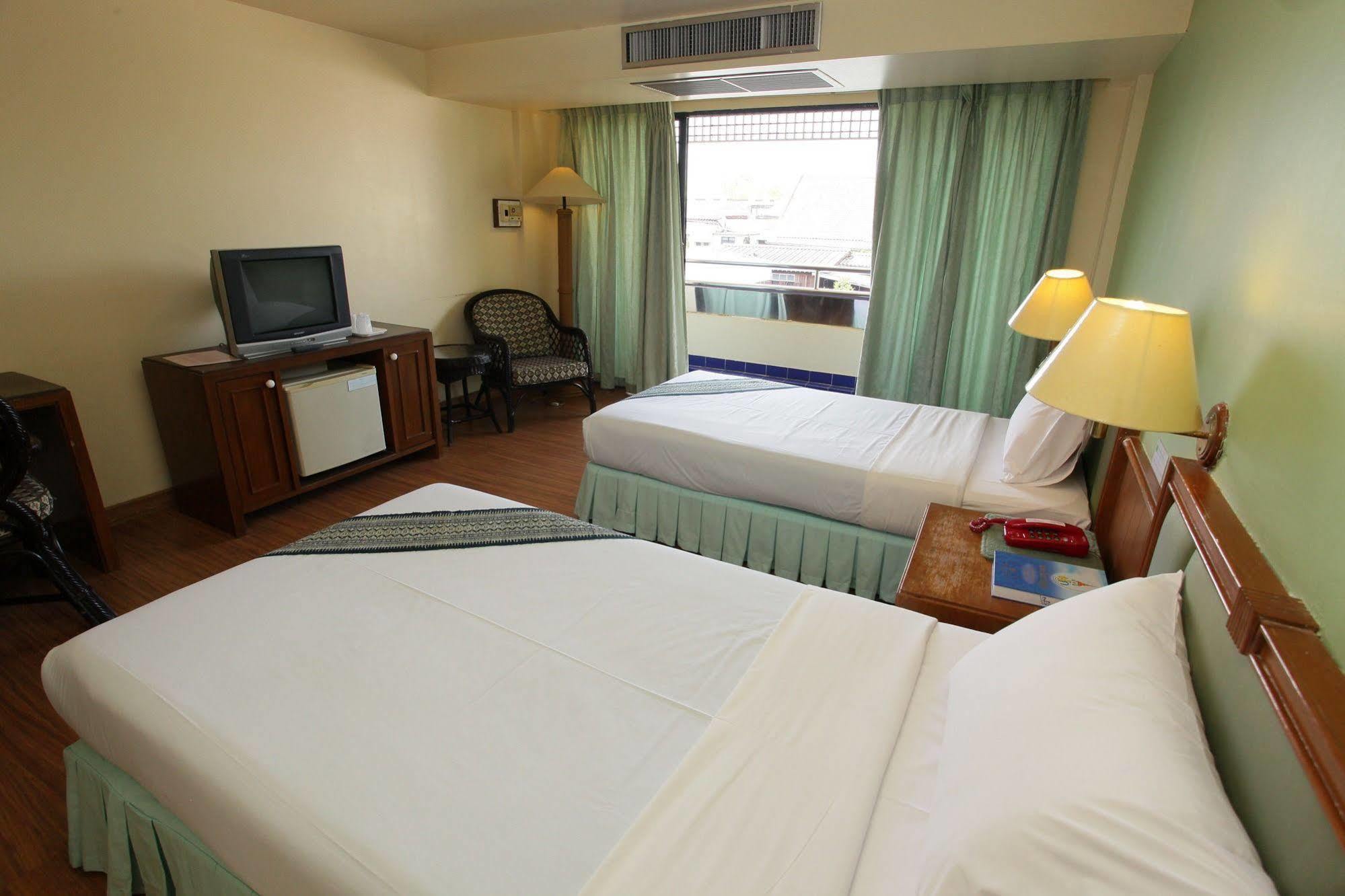 Pin Hotel Lampang Ngoại thất bức ảnh
