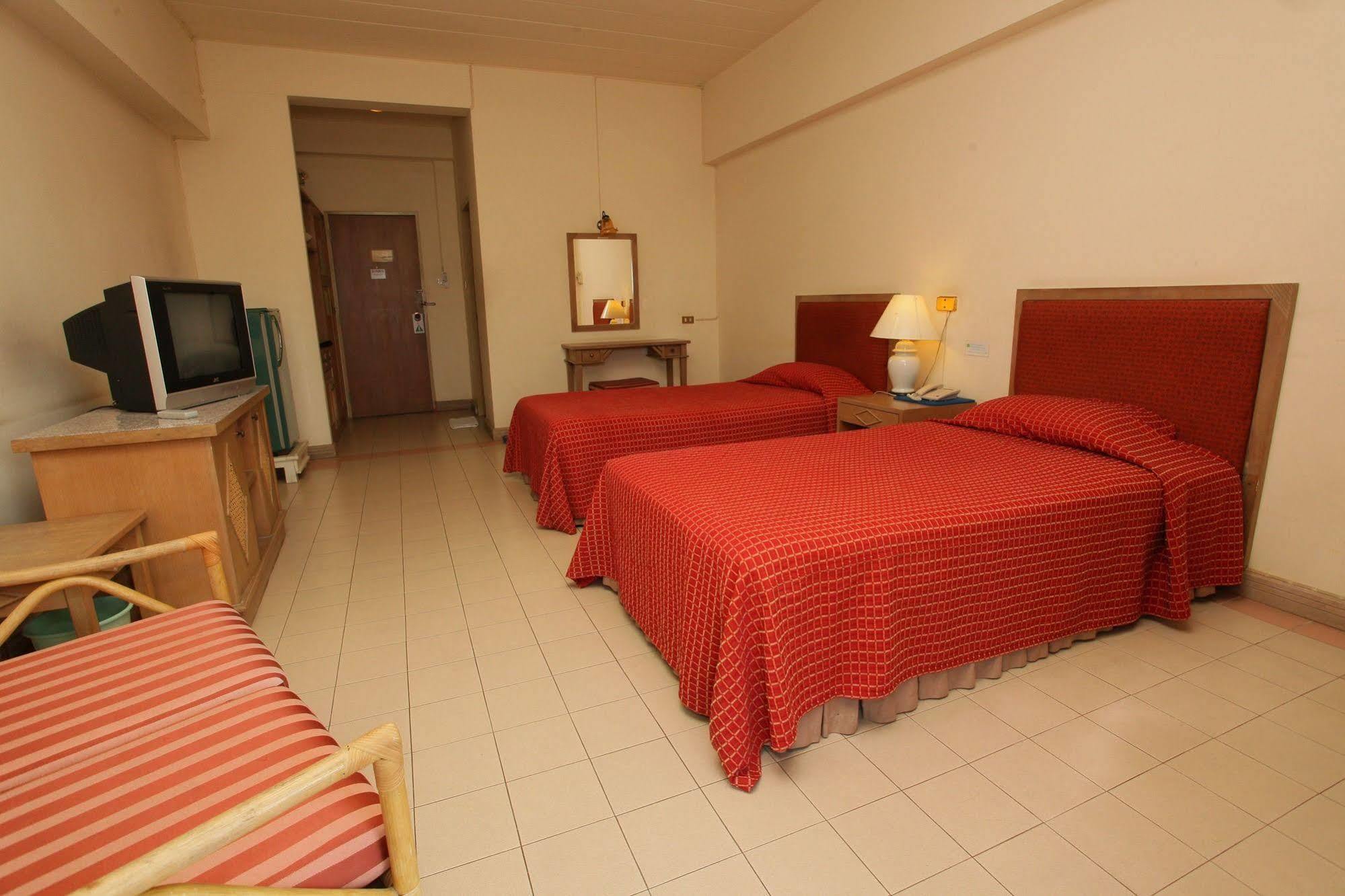 Pin Hotel Lampang Ngoại thất bức ảnh