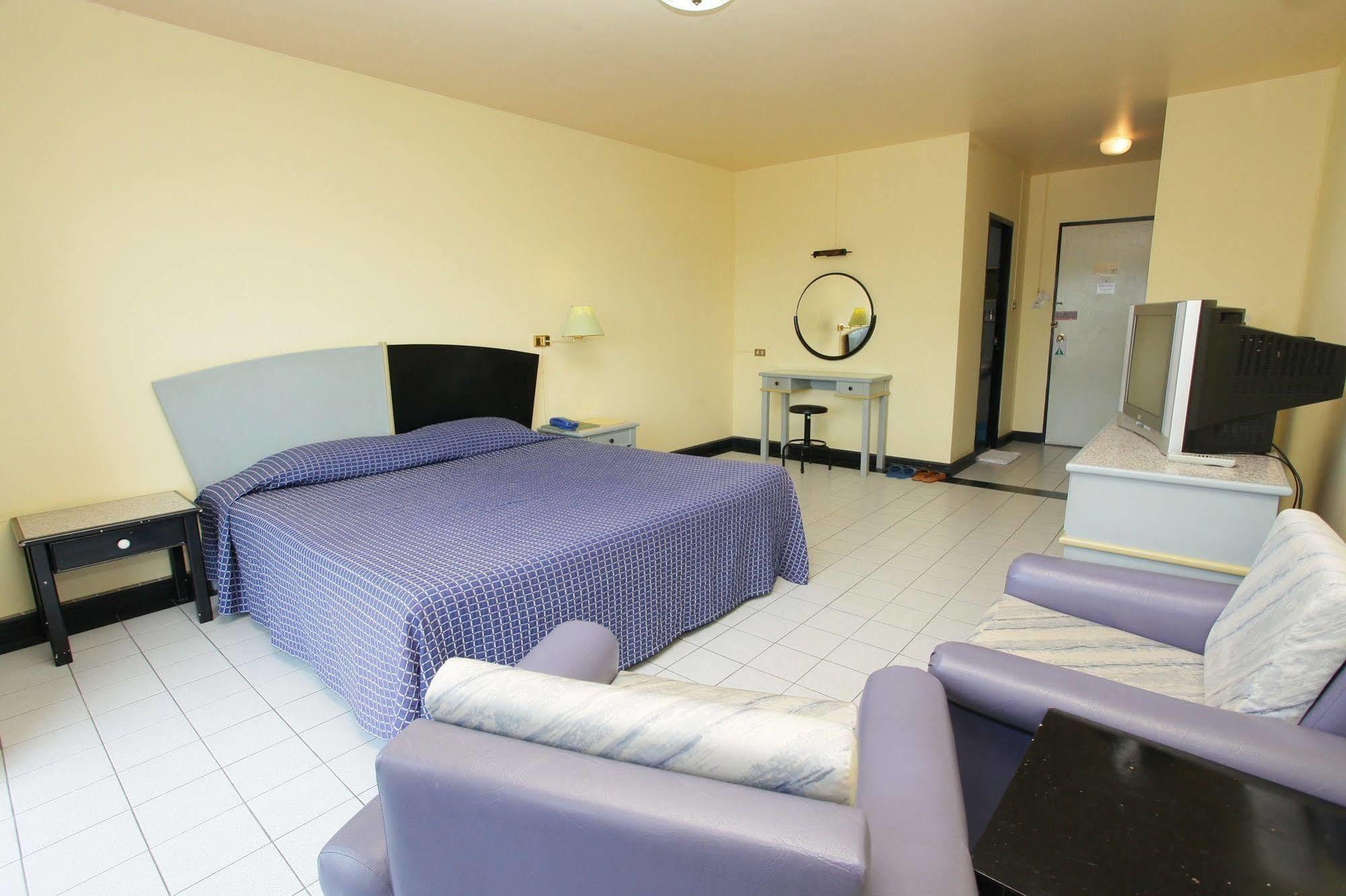 Pin Hotel Lampang Ngoại thất bức ảnh