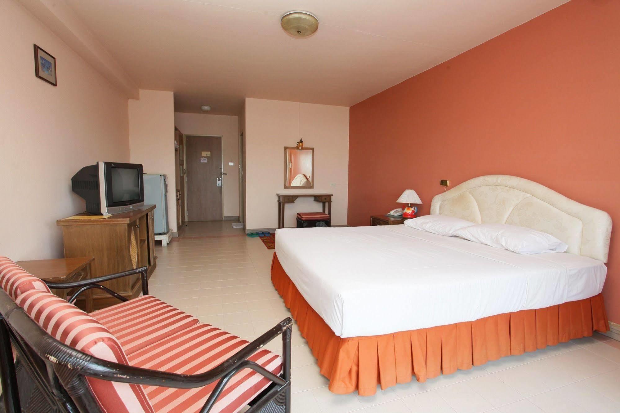 Pin Hotel Lampang Ngoại thất bức ảnh
