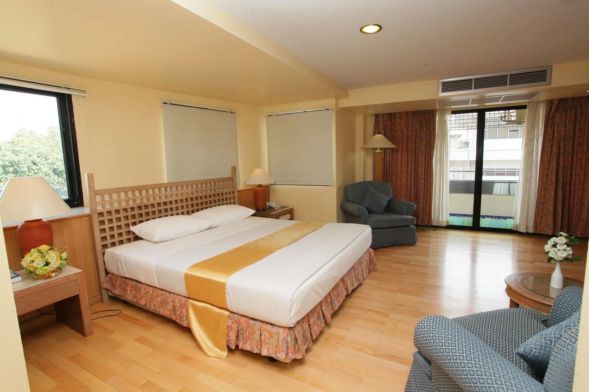 Pin Hotel Lampang Ngoại thất bức ảnh