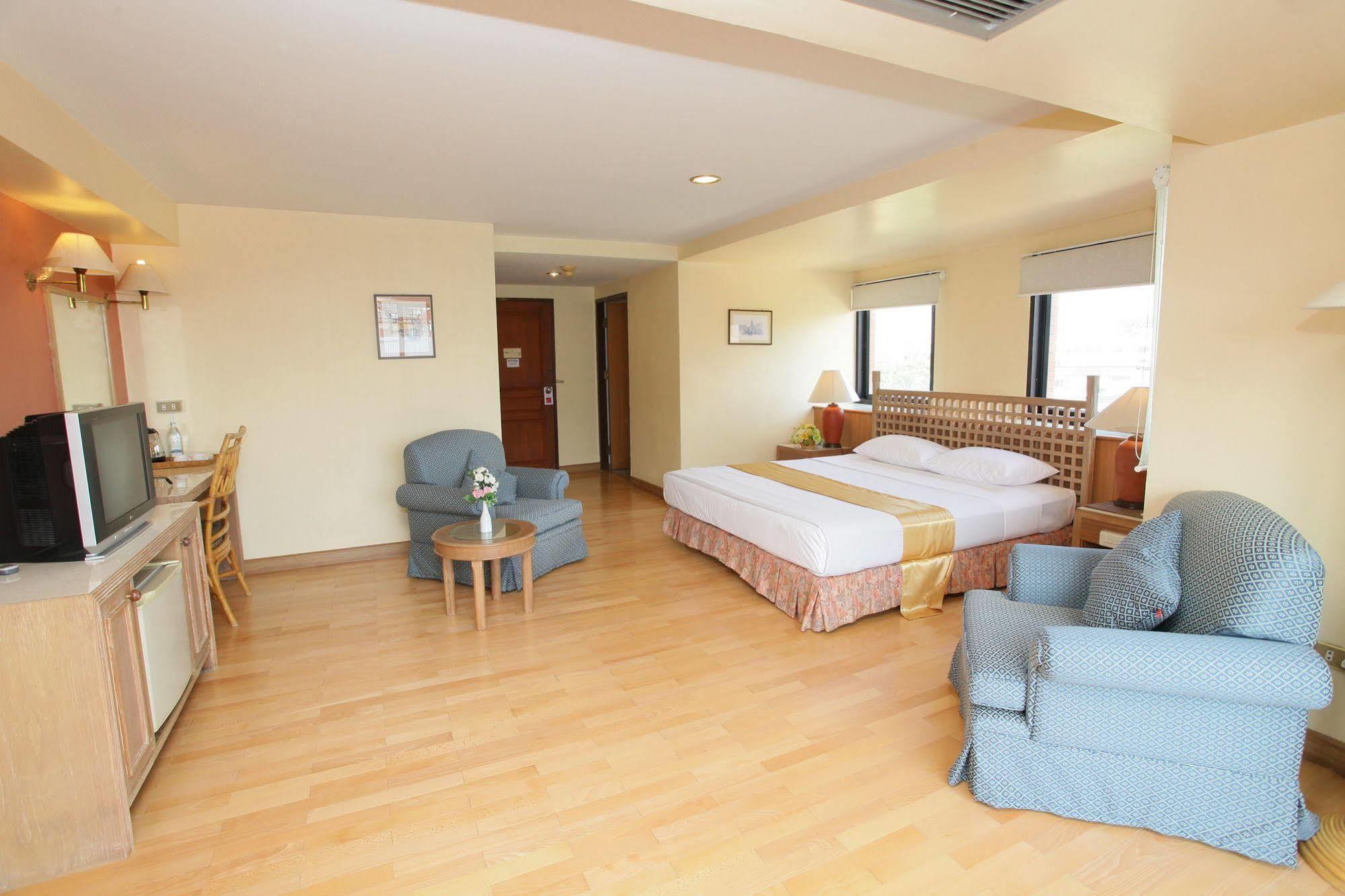 Pin Hotel Lampang Ngoại thất bức ảnh